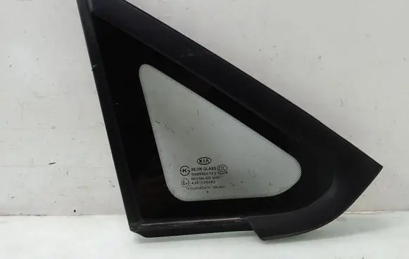 KIA Carens I Front door vent window glass four-door 43R000083
