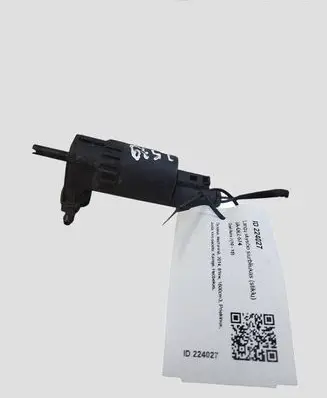 Opel Astra J Windscreen/windshield washer pump 13349273