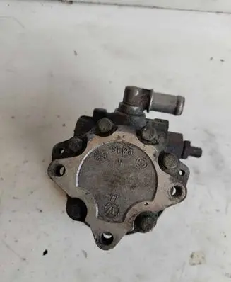 Peugeot 406 Power steering pump 9624660480
