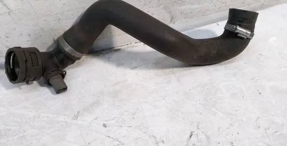 Volkswagen Touareg I Engine coolant pipe/hose 7L6122291M