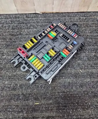 BMW 3 F30 F35 F31 Fuse module 9389070 61149389070