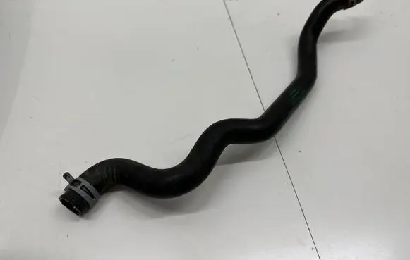 BMW 5 GT F07 Engine coolant pipe/hose 9119168