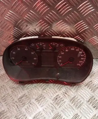 Volkswagen Polo IV 9N3 Speedometer (instrument cluster) 6Q0920803E