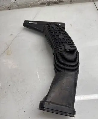 Mercedes-Benz S C217 Air intake duct part A1760900682 E033946