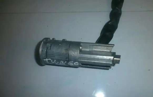 Renault Twingo I Ignition lock contact 1424023 4H419