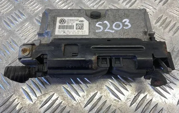Volkswagen Polo V 6R Engine control unit/module 03C906024AD