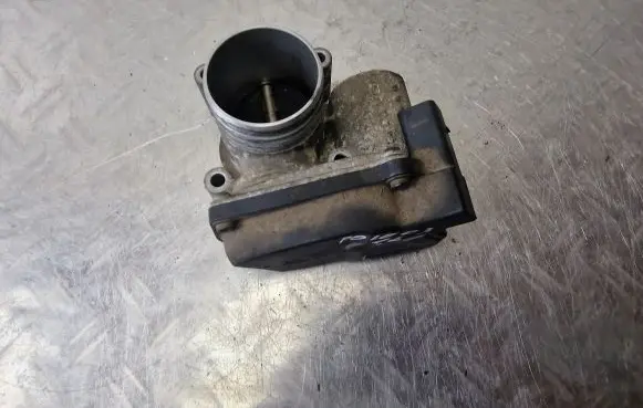 Volkswagen Polo Throttle valve 03D133062E
