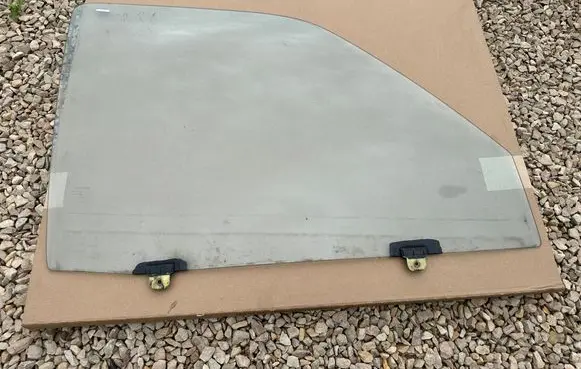 Toyota 4 Runner N120 N130 Front windscreen/windshield window 6810135050
