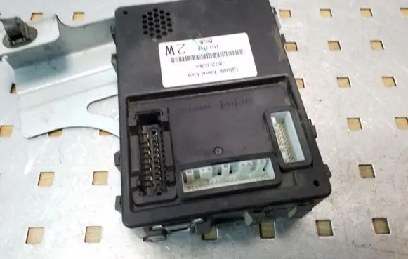 Suzuki Grand Vitara II Comfort/convenience module 3677065JK0