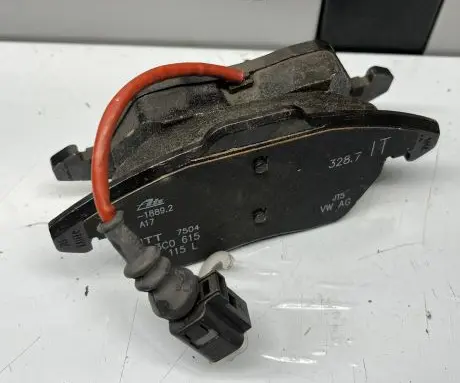 Volkswagen Golf VII Brake pads (front) 3C0615116M 3C0615116