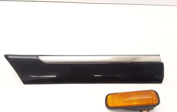 Honda Legend III KA9 Fender trim (molding) 3890