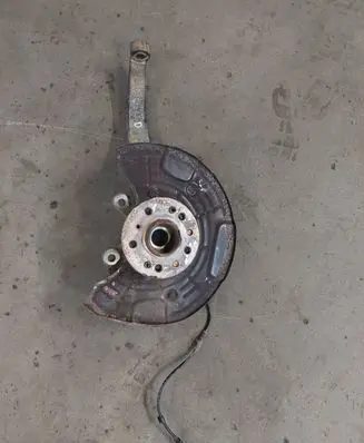 Front wheel hub spindle knuckle