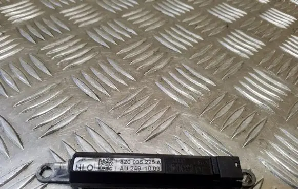 Audi A2 Sound amplifier 8Z0035225A