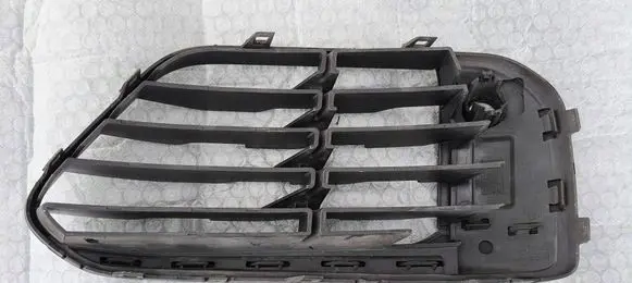 BMW X1 F48 F49 Front bumper lower grill 7354777