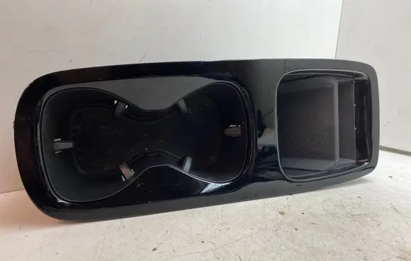 Cup holder front