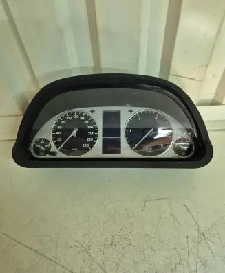 Mercedes-Benz B W245 Speedometer (instrument cluster) A1695409748 0263643373 A1695408611