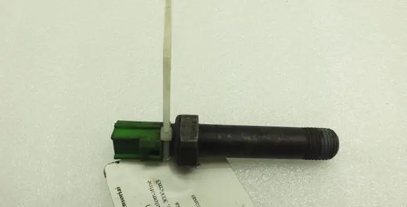 Jaguar XJ X351 Oil pressure sensor 4R8Q9278AB