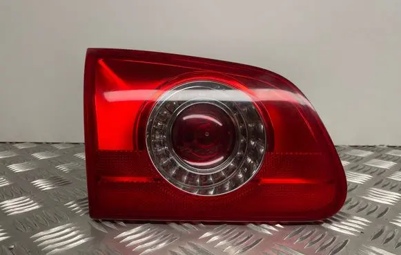 Volkswagen PASSAT B6 Tailgate rear/tail lights 3C9945093