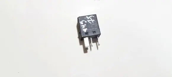 Volvo S40, V40 Other relay mb953382 v23074