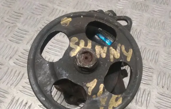 Nissan Sunny Power steering pump 33094065