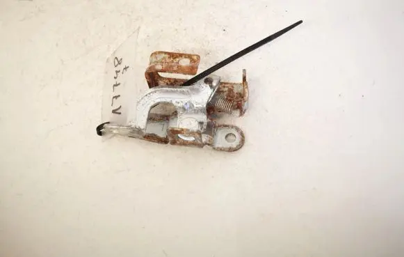 Mazda CX-7 Fuel tank opening switch 