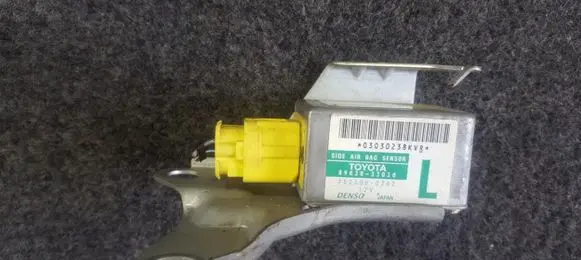 Toyota Camry Airbag control unit/module 8983033030 89830-33030