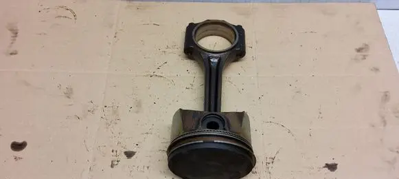 Audi 100 S4 C4 Piston 