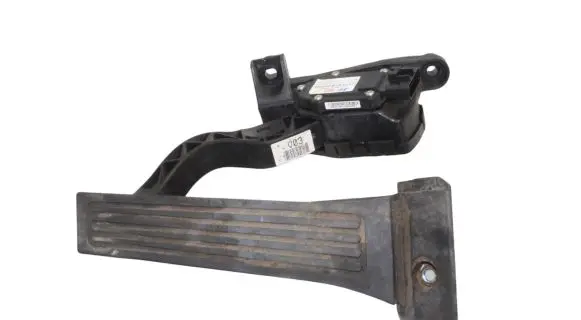 Hyundai i40 Accelerator throttle pedal 327272T900