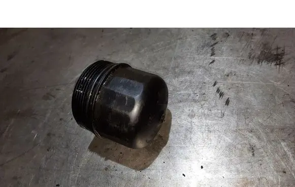 Volvo V70 Oil filter cover