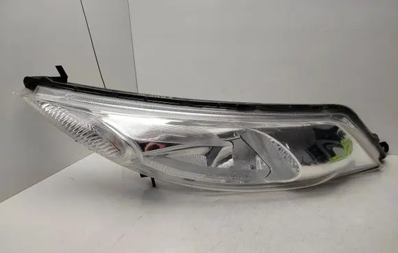 Nissan Juke I F15 Headlight/headlamp 15D13