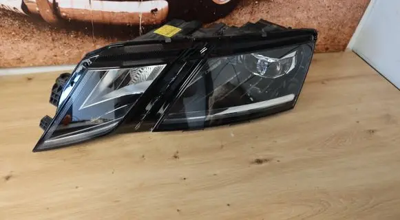 Skoda Octavia Mk3 (5E) Headlight/headlamp 5E1941015D LE15A6369
