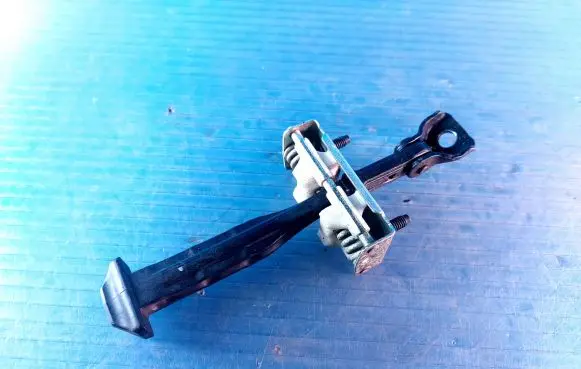 Ford Focus Front door check strap stopper 