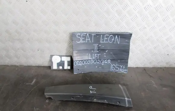Seat Leon (1P) (B) pillar trim (top) 1P0853289B