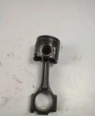 Volkswagen PASSAT B6 Piston with connecting rod 038J