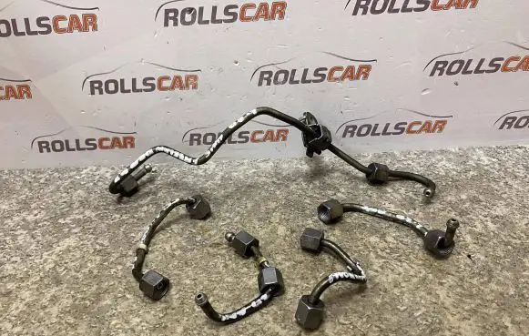 Fuel injector supply line/pipe