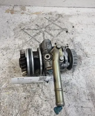 Volkswagen Touareg I Power steering pump TH04ZZ153A