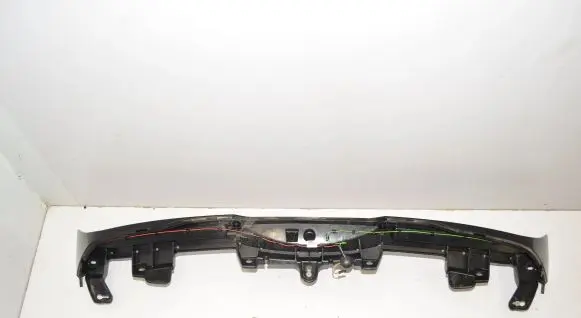 Tailgate/trunk spoiler