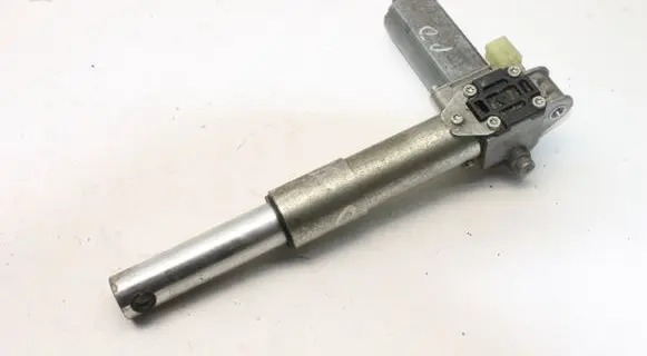 BMW X5 E70 Seat adjustment motor 8320447