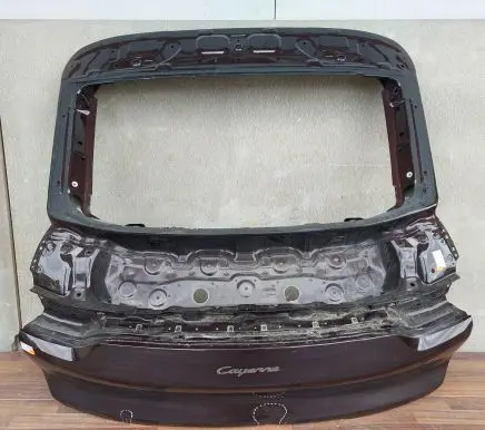 Porsche Cayenne (9Y0 9Y3) Tailgate/trunk/boot lid 3471019