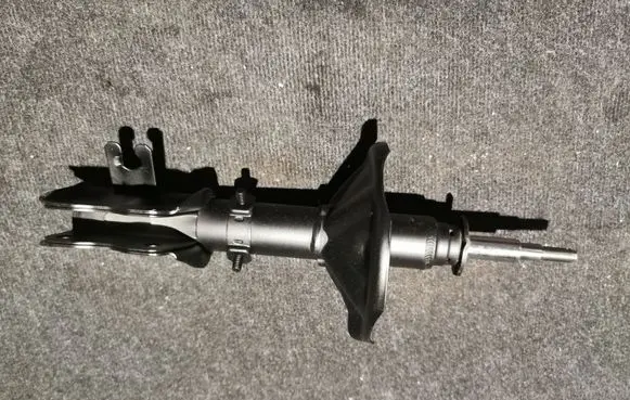 Mitsubishi Lancer Front shock absorber/damper 633148