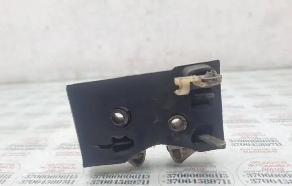 Audi 80 90 B3 Front door lock 443837016J