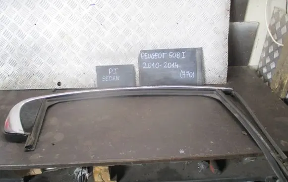 Peugeot 508 Rear door window/glass frame 