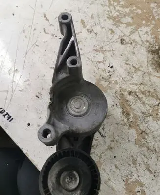 Volkswagen Golf V Alternator belt tensioner 03G903315