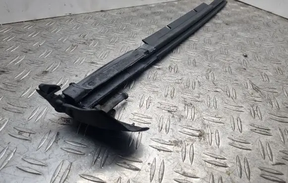 Audi A4 S4 B7 8E 8H Rubber seal rear door window/glass 8H0839480C