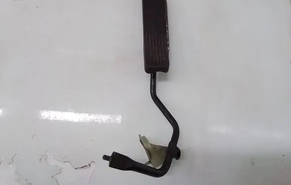 Mercedes-Benz E W124 Accelerator throttle pedal