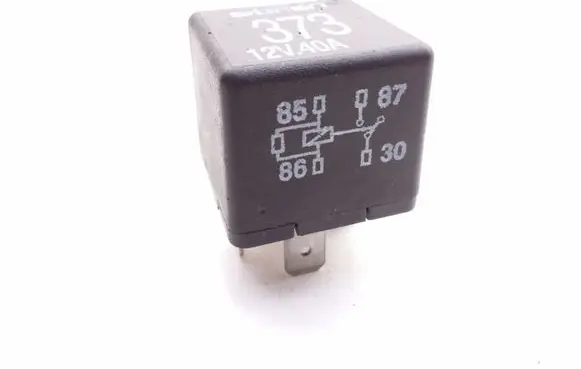 Volkswagen PASSAT B5.5 Other relay 8D0951253A