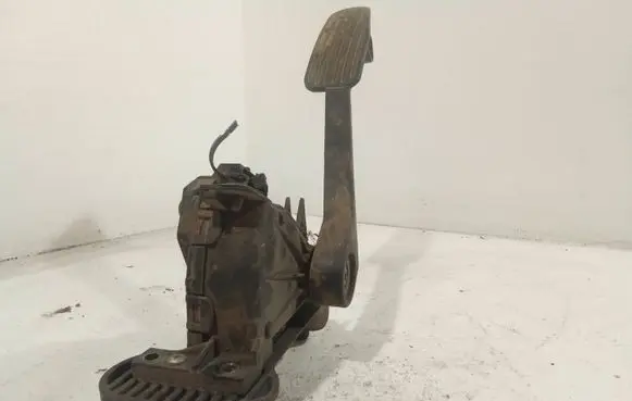 Volvo V70 Accelerator throttle pedal 30636004 6PV00853701