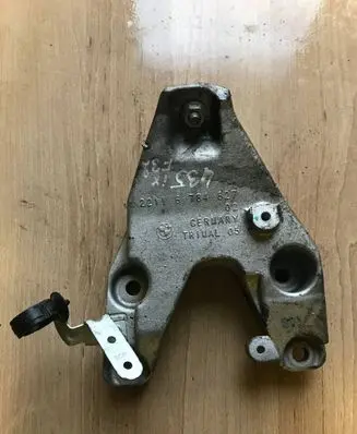 BMW X3 F25 Engine mounting bracket 6784827