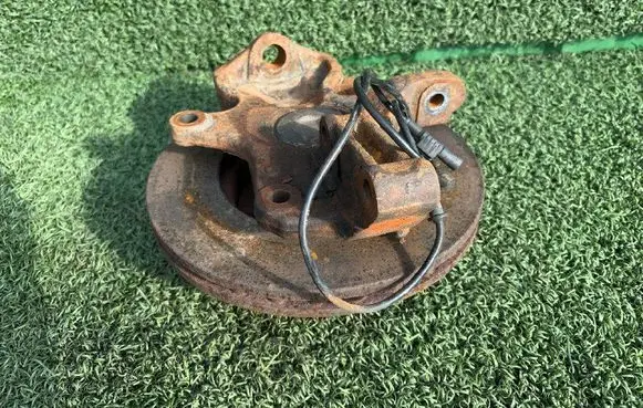 Mercedes-Benz Sprinter W906 Front wheel hub spindle knuckle 9064210112 A9064210112