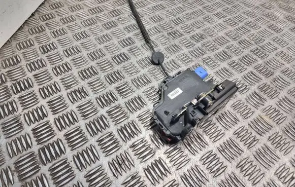Volkswagen Golf V Rear door lock 7L0839016